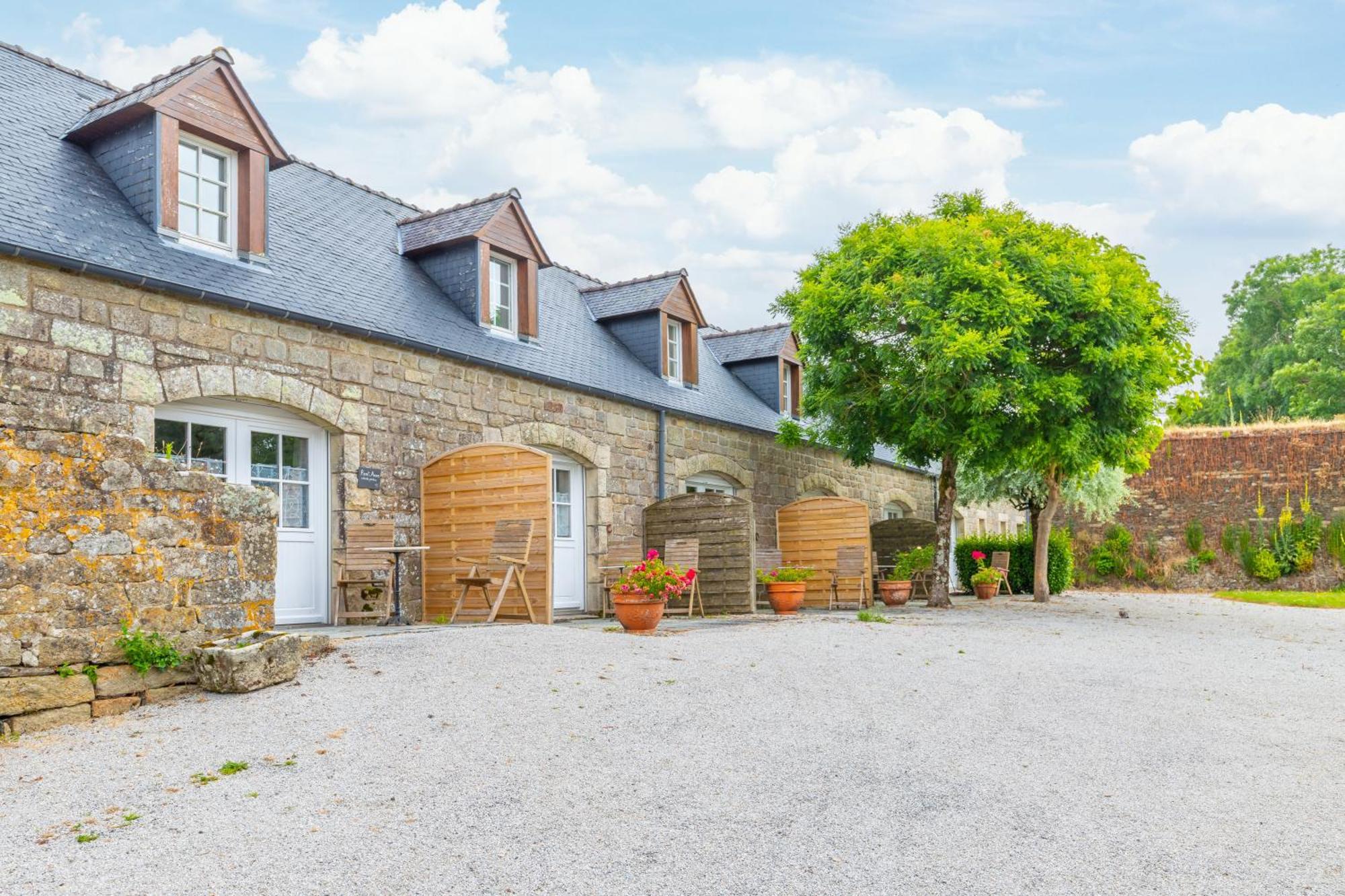 Hotel Manoir De Moellien, The Originals Relais Plonévez-Porzay Esterno foto